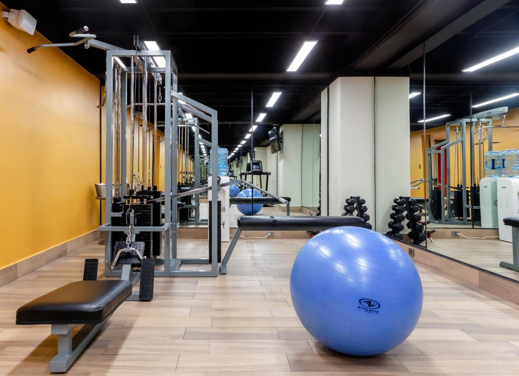 Hotel La Joya Pachuca Exterior foto The gym at the hotel